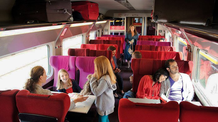 Interior de uns dos trens da Thalys