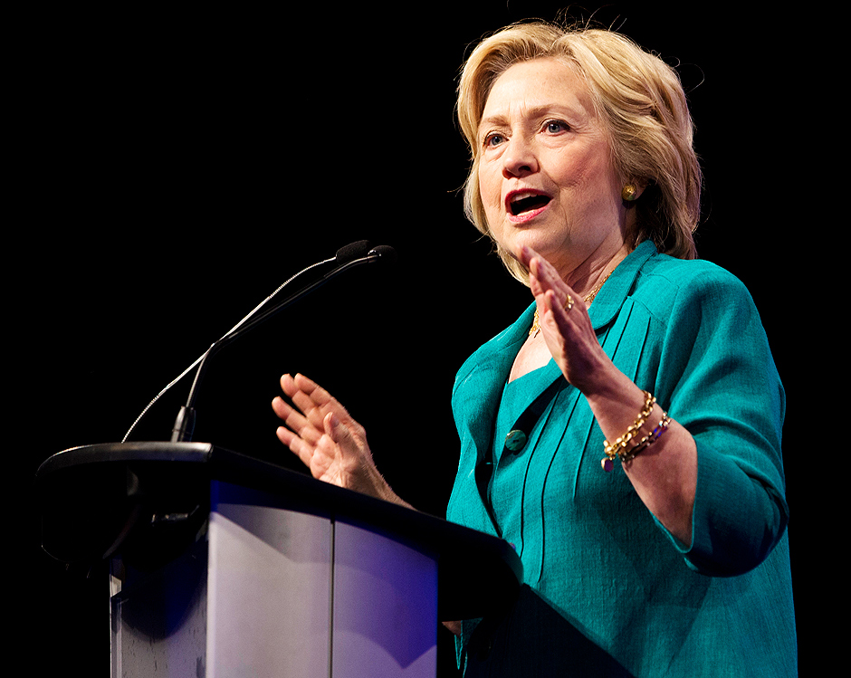 A biografia de Hillary Clinton tem ficado no avio