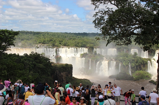 Cataratas do Iguau recebe mais de 33 mil pessoas durante o Carnaval