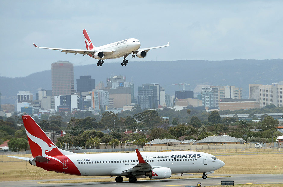 Aeronaves da Qantas em aeroporto de Adelaide (Austrlia)