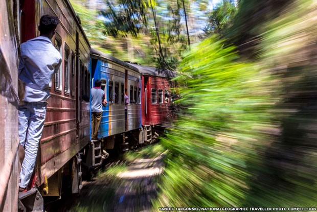 Yanick Targonski ganhou o prêmio na categoria ação por esta foto de uma viagem de trem pelo Sri Lanka (Foto: Yanick Targonski/National Geographic Traveller 2015)