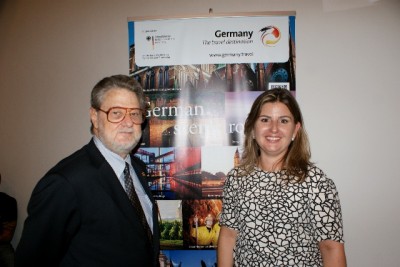 Giovanni Lenard, representante do Mnchen Tourismus no Brasil, e Margaret Grantham, diretora de Representao de Marketing Brasil do Centro Alemo de Turismo. (foto: DT)