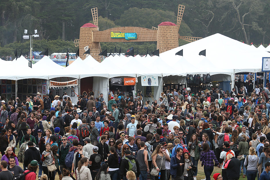 Jovens no festival Outside Lands Music and Arts, em San Francisco, na Califrnia