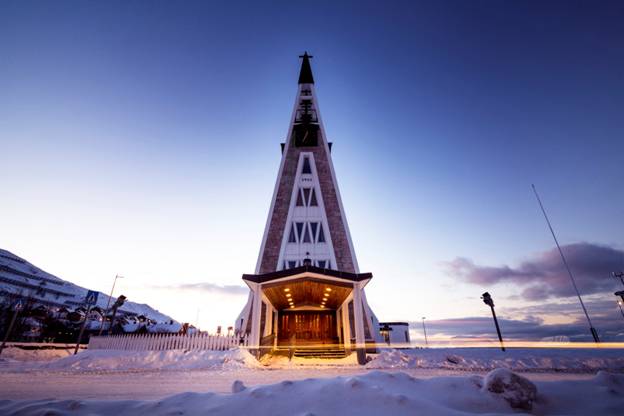 5_igrejas_com_uma_arquitetura_incrivel_para_visitar_na_noruega5
