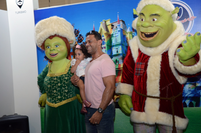 Fiona e Shrek, no estande do Beto Carrero World