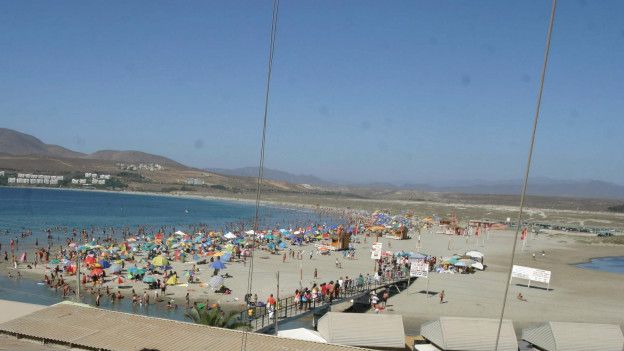A praia de Socos antes do terremoto (Foto: La Tercera)