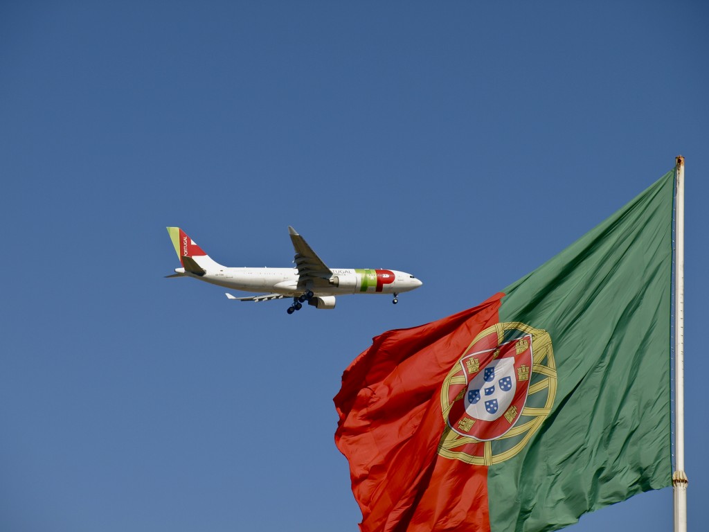 TAP_Airbus_A330-223_with_portuguese_flag