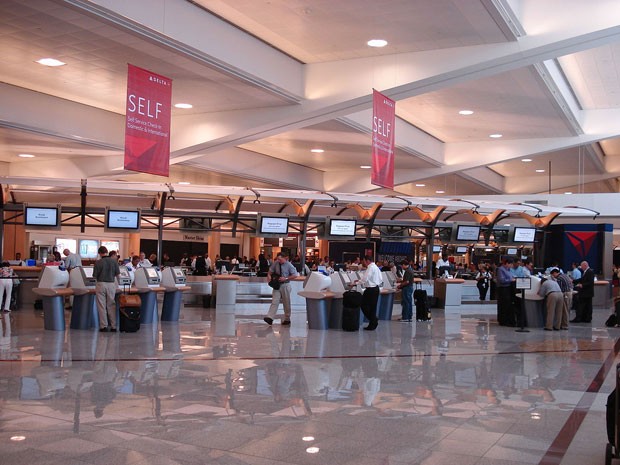 O aeroporto internacional de Atlanta (Hartsfield–Jackson Airport), nos EUA (Foto: Atlantacitizen/Creative Commons)