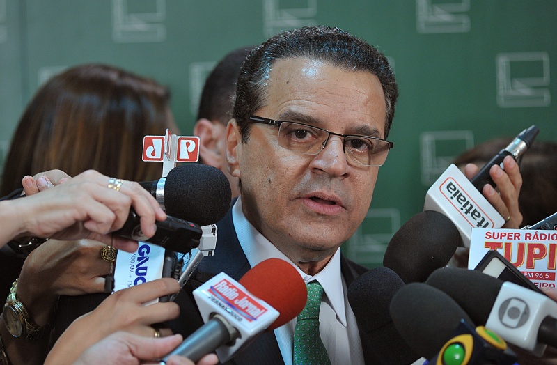 Aps insistncia para ganhar pasta, Henrique Alves assume Ministrio do Turismo