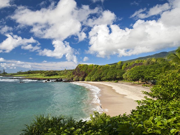 Também localizada no Havaí, Hamoa Beach foi eleita a quarta melhor praia dos EUA no ranking de 2015 (Foto: Travaasa Hana/AP)