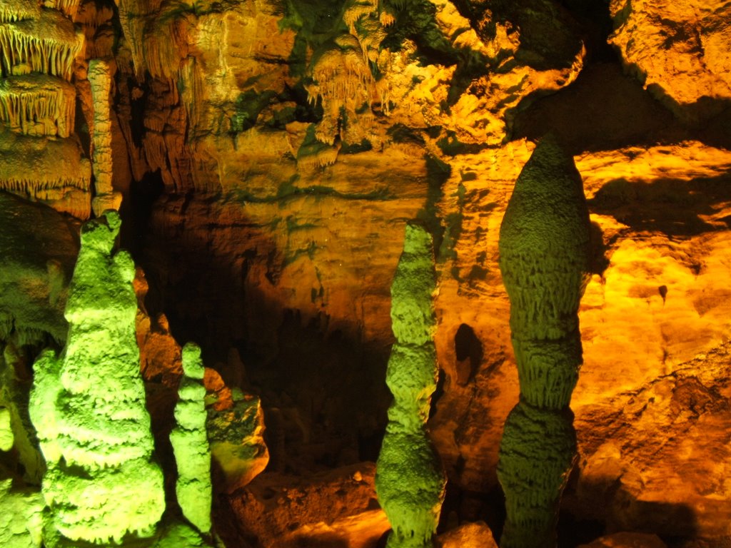 Interior da gruta Rei do Mato