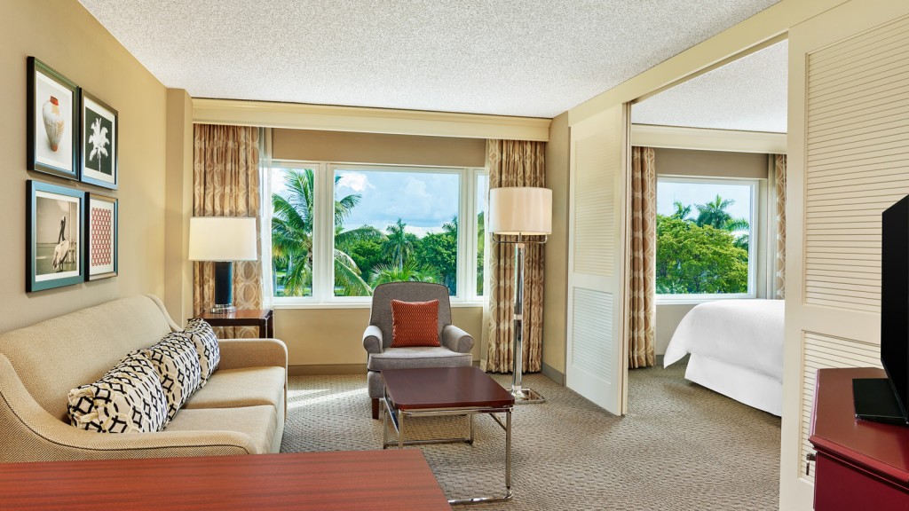 Sheraton-Suites-Plantation---Traditional-Suite-Living-Room