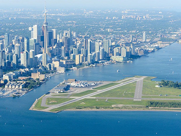 O Billy Bishop Toronto City Airport, aeroporto no Canadá (Foto: PrivateFly/Divulgação)