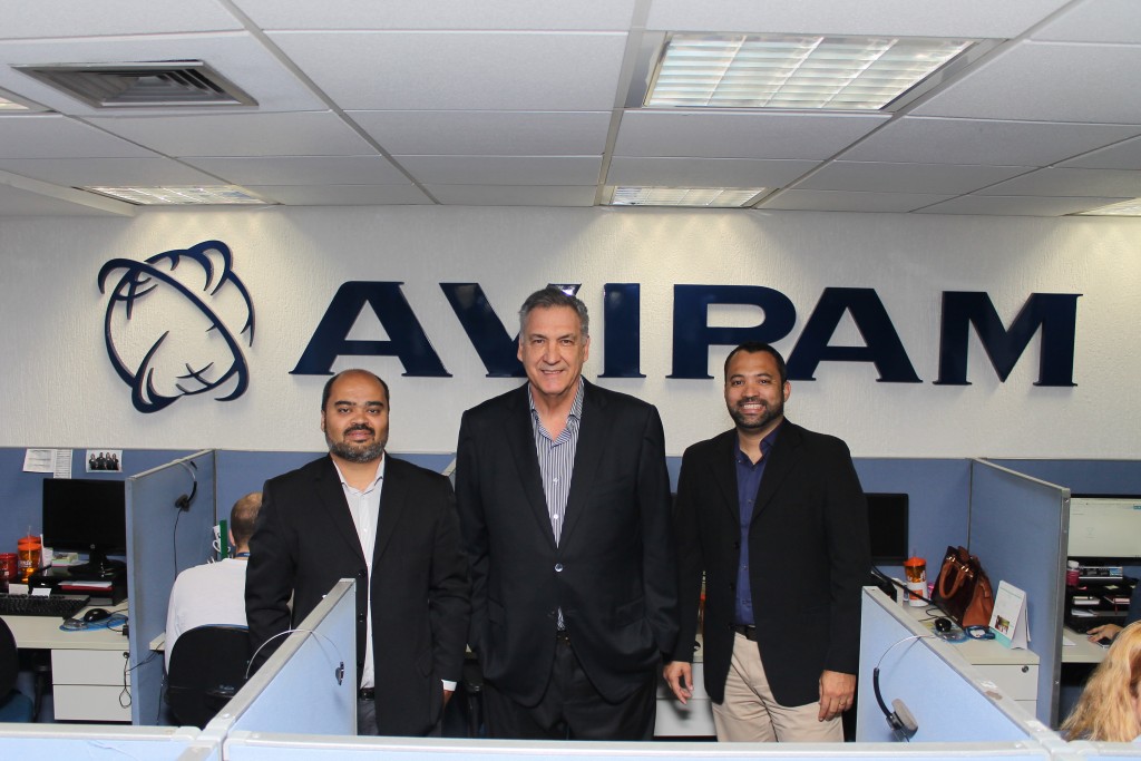 Executivos da Avipam comemoram aniversrio da empresa