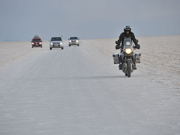 Grupo viajou pelo Salar de Uyuni, a maior planície de sal do mundo. (Foto: Marcelo Vigneron / Arquivo Pessoal)