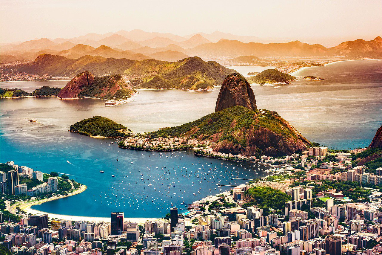 Vista do Po de Acar, ums dos cartes-postais do Rio de Janeiro