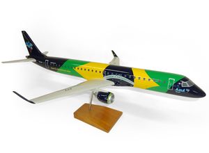 Miniatura de avio da Azul custa R$ 350 na loja virtual