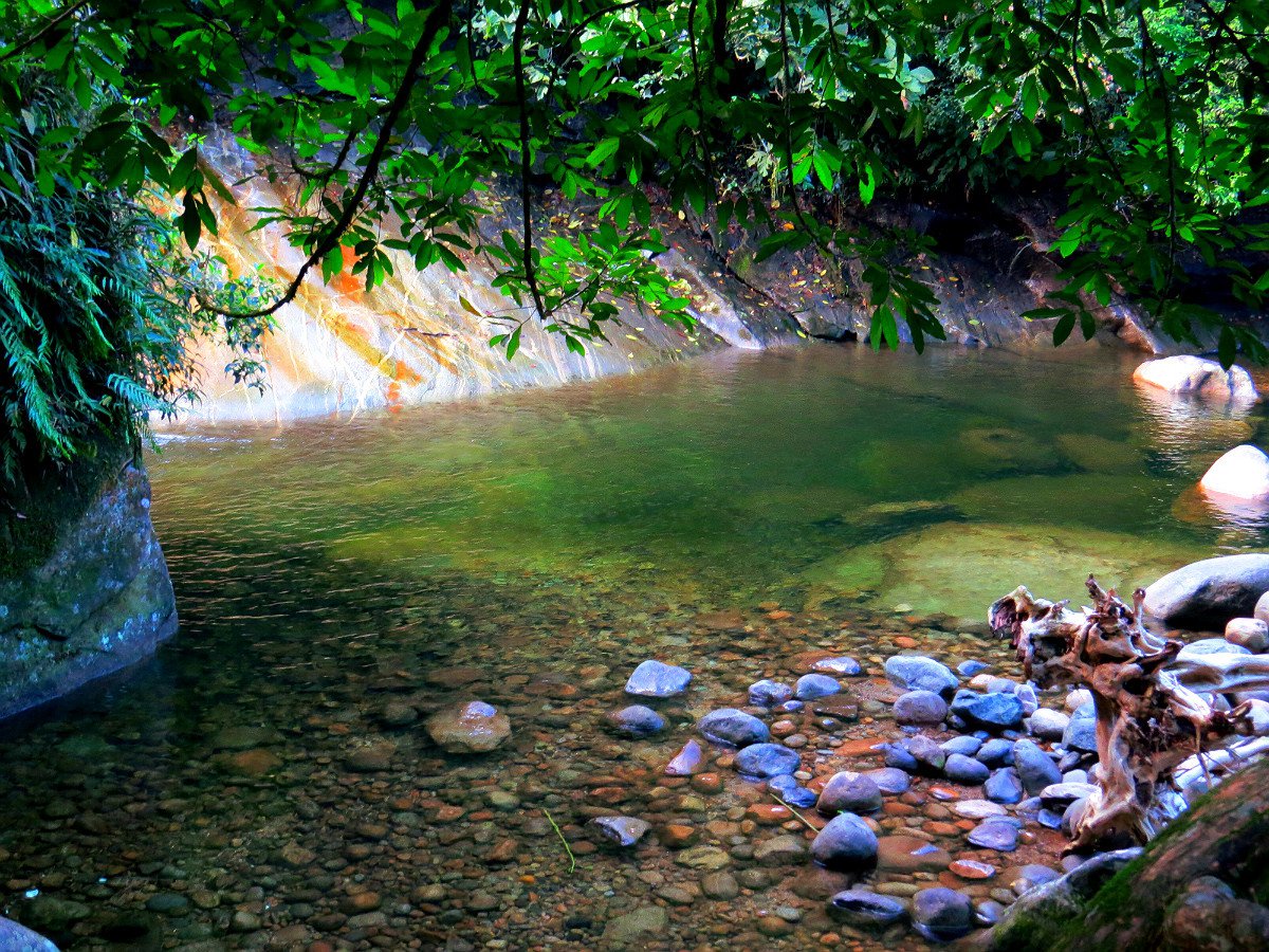 Poo do Escorrega, uma das atraes naturais de Guapimirim