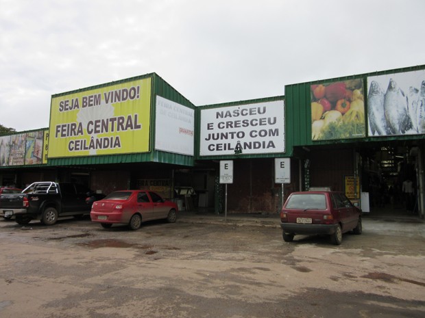 Entrada da Feira Central de Ceilândia, no Distrito Federal (Foto: Luciana Amaral/G1)