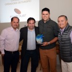 Marcelo Paolilo e Michael Bonilha, da Flytour Viagens também foram premiados na categoria Operadoras