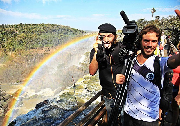 Michael Graziano (esq.) e Alex Hennessy durante a viagem (Foto: Globaldegree.tv/Divulgação)