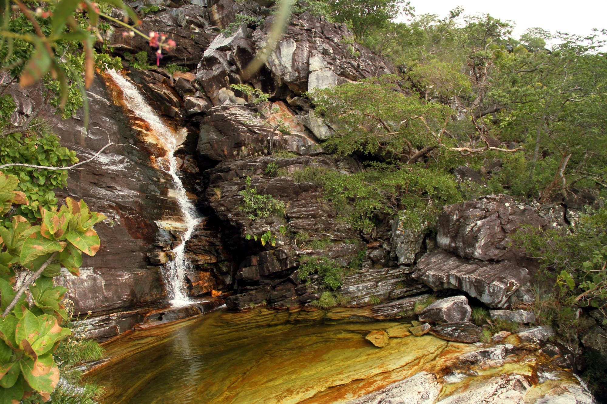 Cachoeira do Abismo, o principal atrativo da Trilha do Abismo, na Chapada dos Veadeiros 