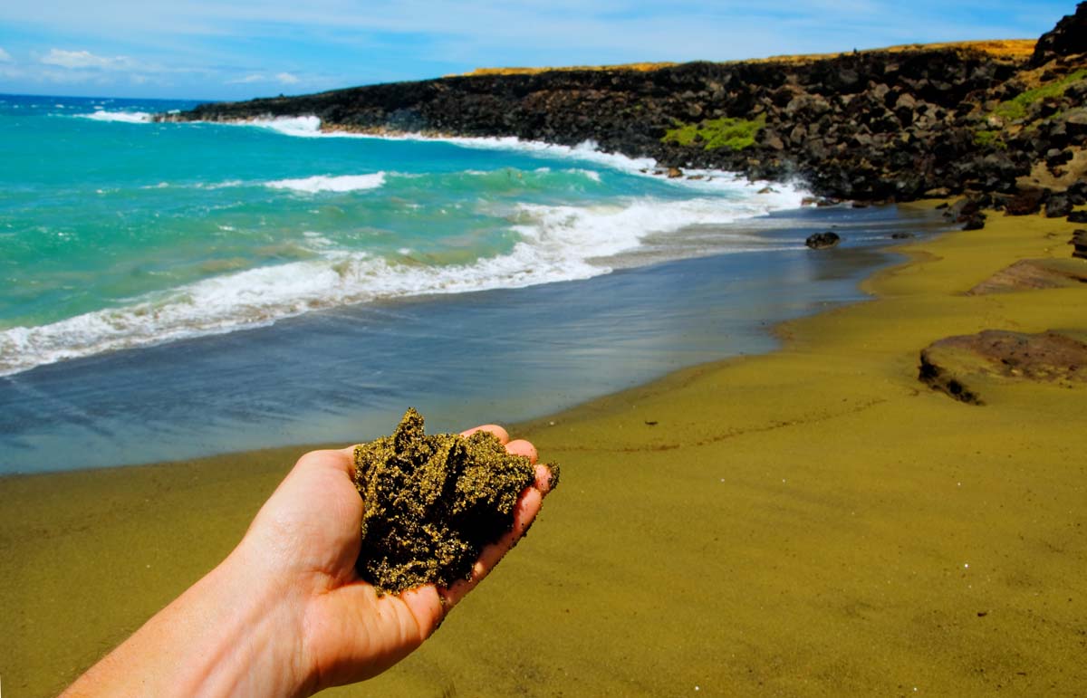 As areias verdes da praia de Papakolea, no Hava