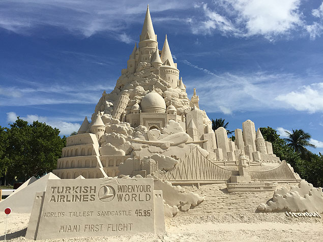 Ao patrocinada pela Turkish Airlines rendeu  cidade de Miami a entrada no Guinness Book por construir o maior castelo de areia do mundo 