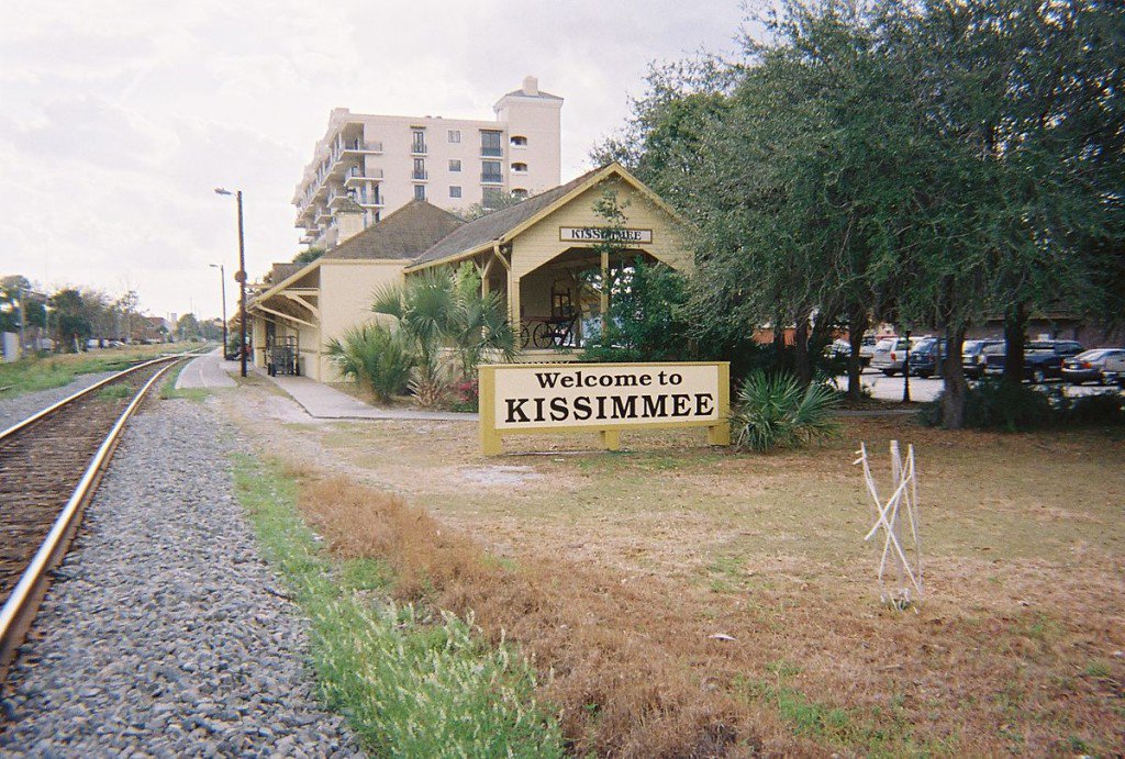 1200px-Kissimmee_Amtrak_Station_--_Old_Luggage_Cart