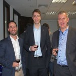 Pedro Gutemberg, diretor comercial affinity da QBE Brasil, ladeado por Mauricio Barros, superintendente comercial, e Jrme Garnier, CEO, ambos da April