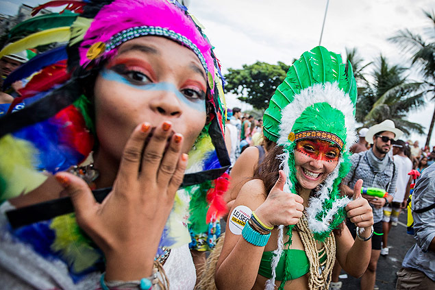Folies pulam Carnaval na Banda de Ipanema