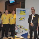 Adriano Gomes com a equipe da CVC