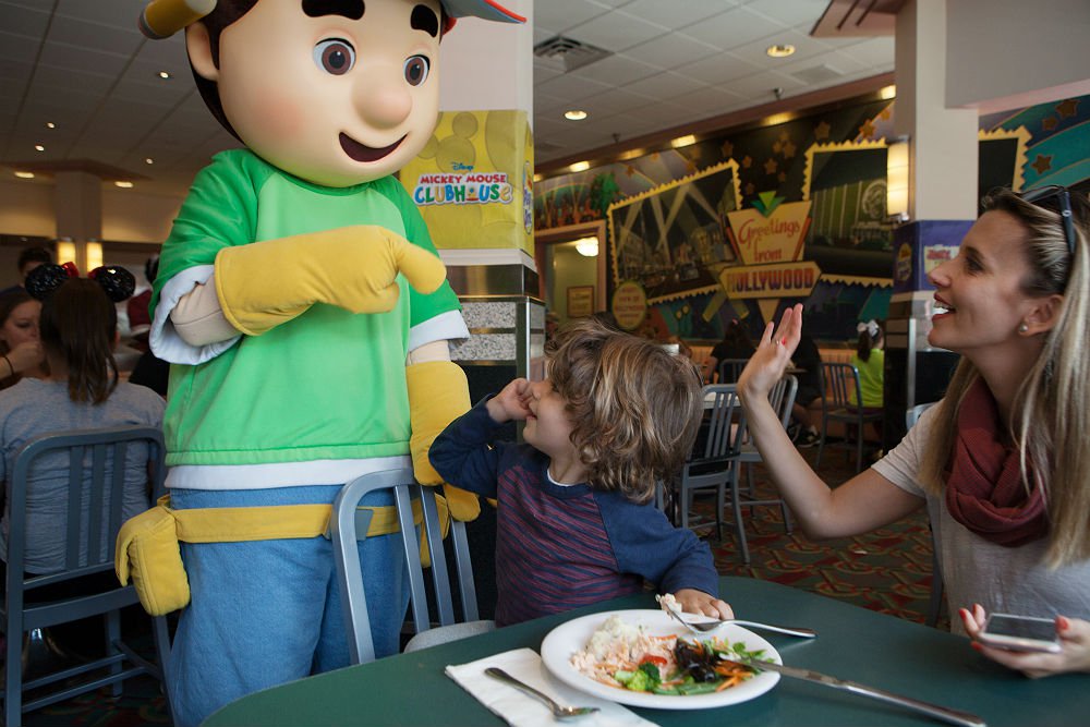Almoco com personagens Disney Jr. no Hollywood  Vine Restaurant do parque Hollywood Studios