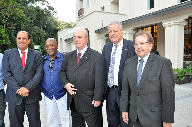 Antonio Henrique com o jogador Paulo Cesar Caju, Nilo Sergio Felix, Martinho e Valdir Waldendowsky
