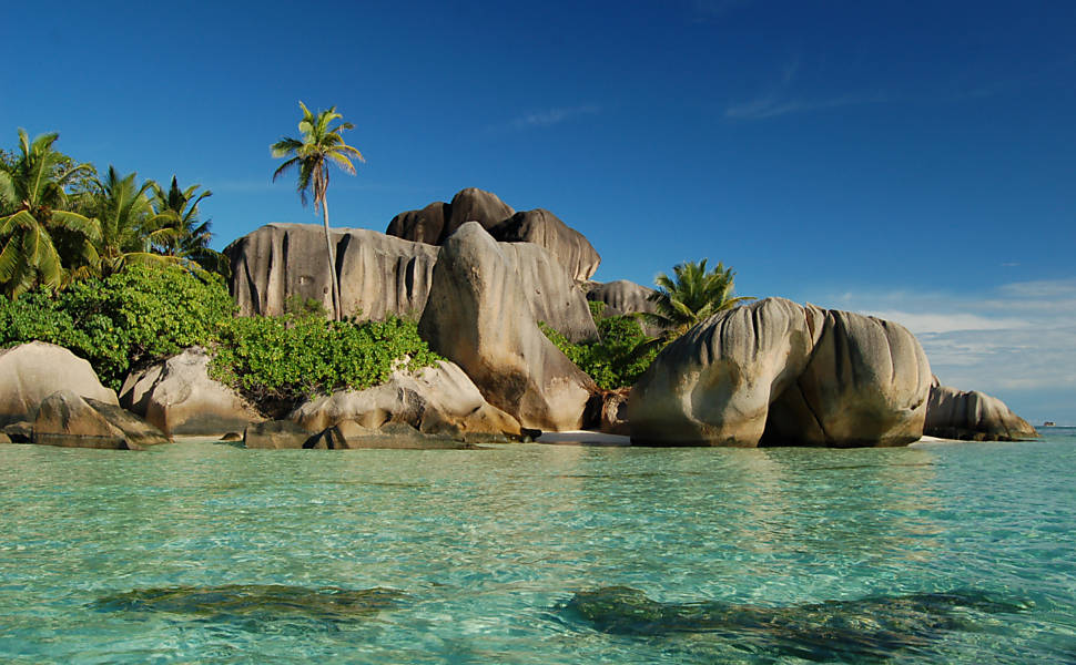 Rochas de granito na praia de Anse Source d'Argent, na ilha de La Digue, em Seychelles