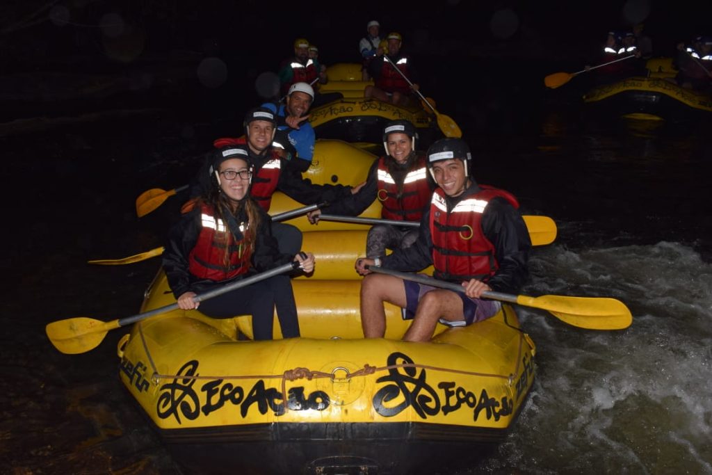 Aberta a temporada do rafting noturno em Brotas  