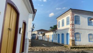 Paraty, no Rio de Janeiro, é um tesouro cultural à beira-mar e está conectada a Angra dos Reis, Ilhabela e Ubatuba na nova Rota Verde e Azul