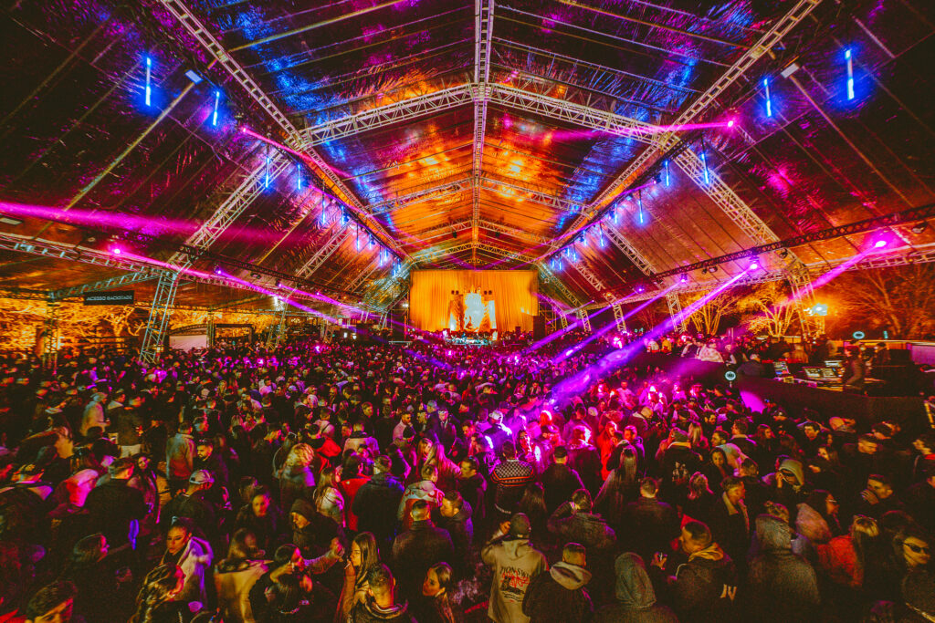 Warung Tour celebra 10 anos em Campos do Jordão com primeira edição day party