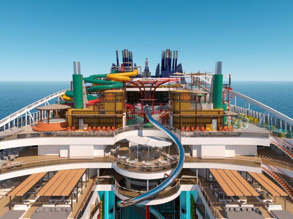 Deck superior do MSC World Asia com vista do Mediterrâneo