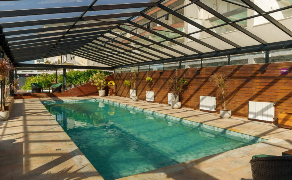 Piscina Interna, Chris Wellness Resort Hotel. Crédito: Divulgação